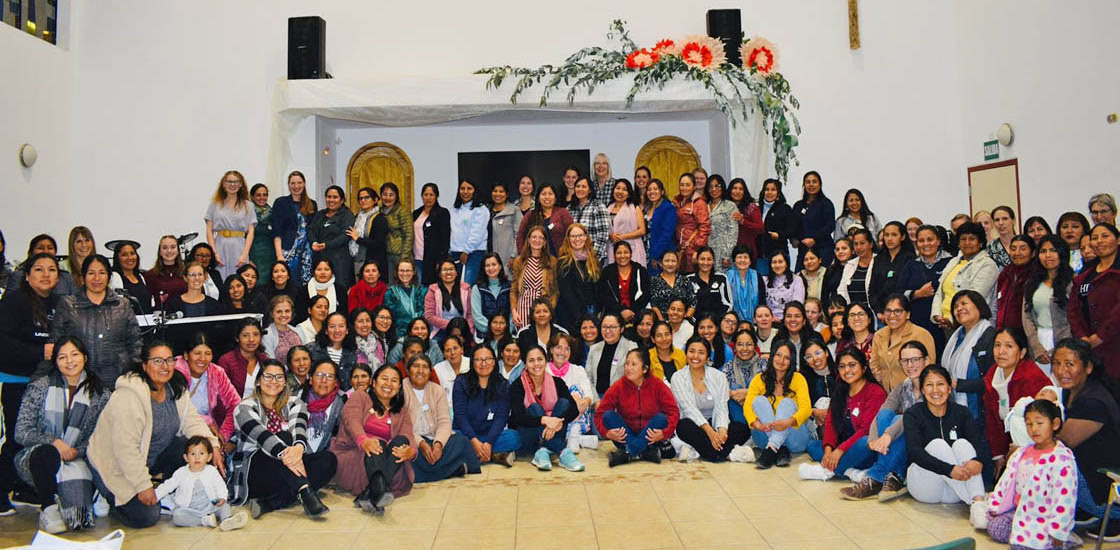 Photo de groupe conférence de femmes au Pérou